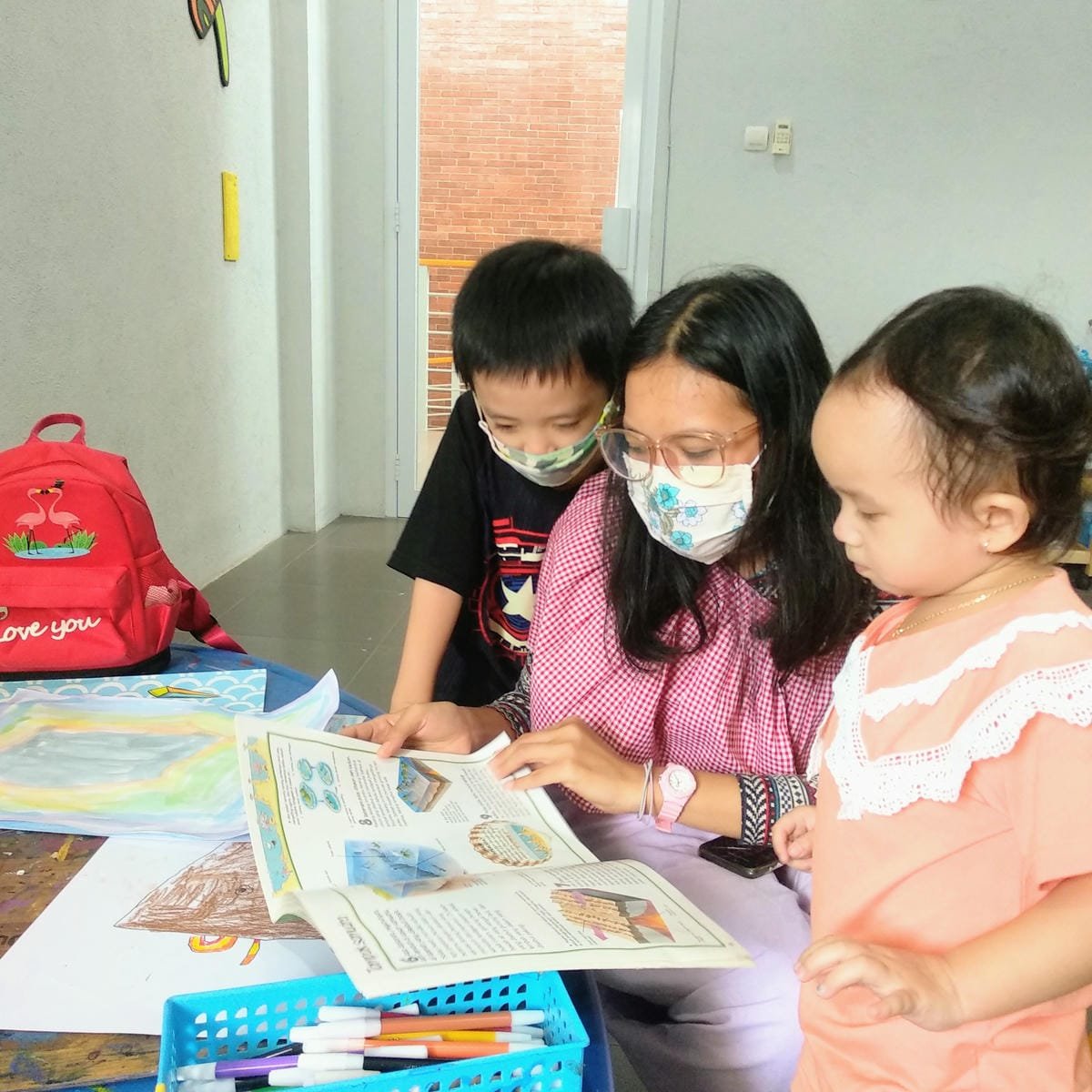 PERAN SENI RUPA DALAM TUMBUH KEMBANG ANAK